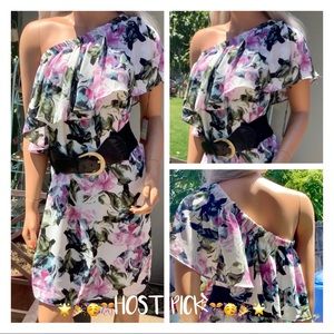 🎉HP🎊 NWT Vince Camuto 1 Shoulder Floral Ruffle Shift Dress